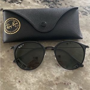 Excellent Condition All Black Polarized Raybans